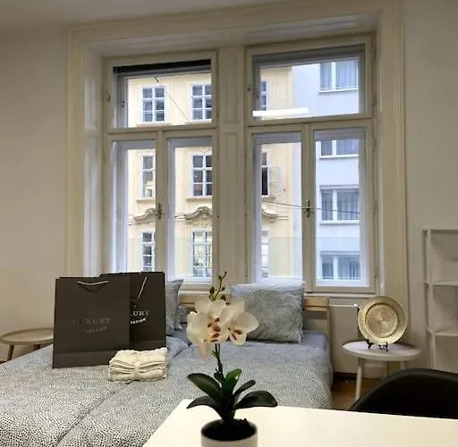Apartment Luxury Serviced 3-bedroom Flat In Vienna's 1st District *