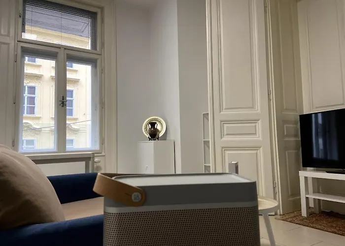 Apartment Luxury Serviced 3-bedroom Flat In Vienna's 1st District