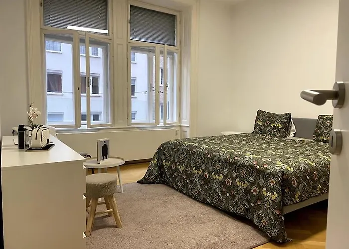 Luxury Serviced 3-bedroom Flat In Vienna's 1st District Apartment
