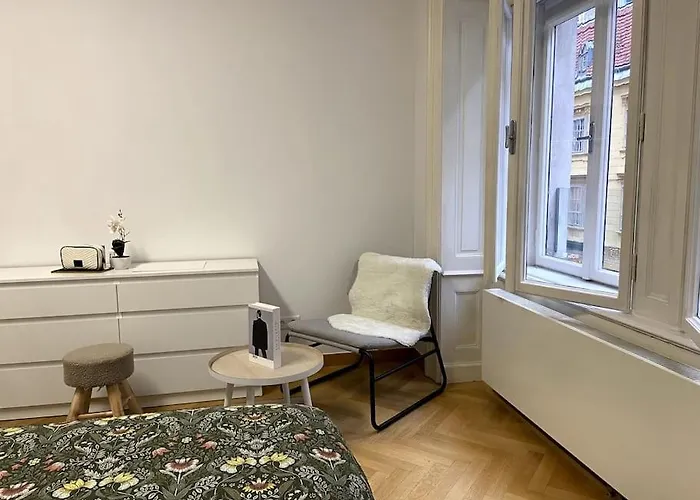 Luxury Serviced 3-bedroom Flat In Vienna's 1st District *
