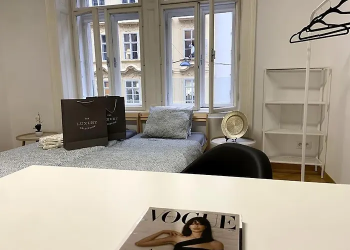 Luxury Serviced 3-bedroom Flat In Vienna's 1st District Apartment Vienna