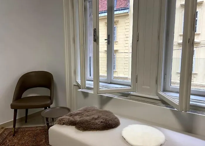 Apartment Luxury Serviced 3-bedroom Flat In Vienna's 1st District *